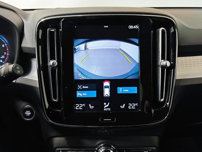 Vehicle image VOLVO XC40