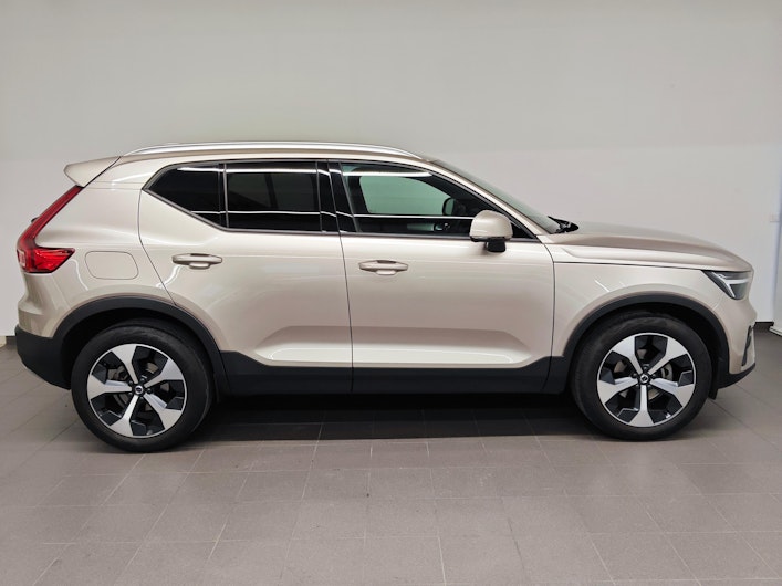 Vehicle image VOLVO XC40