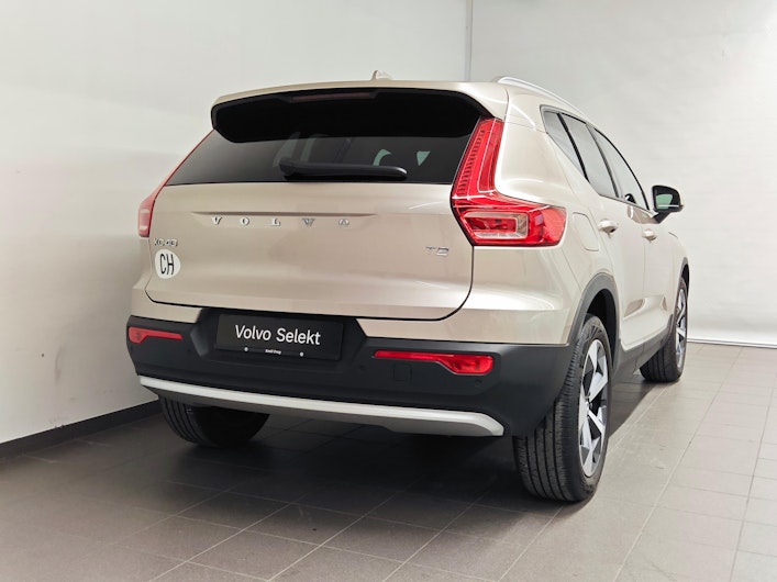 Vehicle image VOLVO XC40