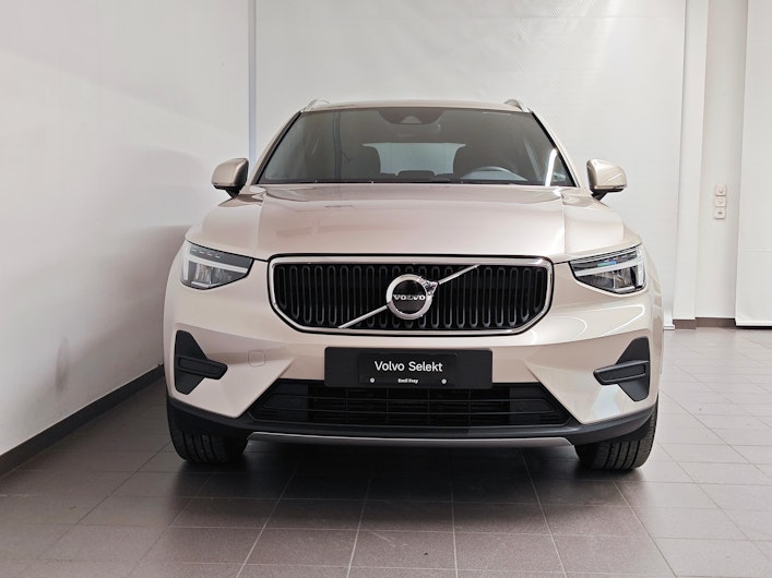 Vehicle image VOLVO XC40