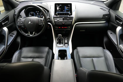 MITSUBISHI ECLIPSE CROSS 9