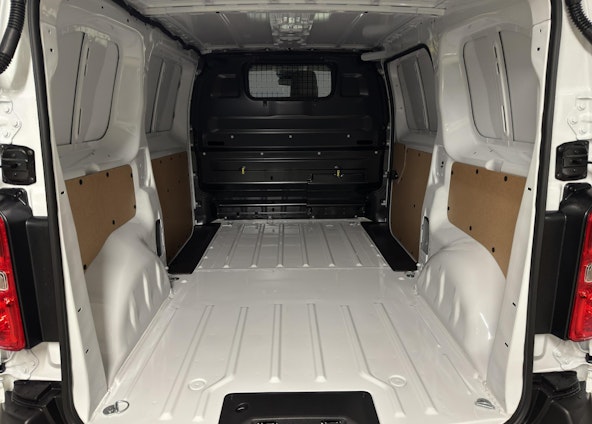 Vehicle image 15 Vehicle image 15