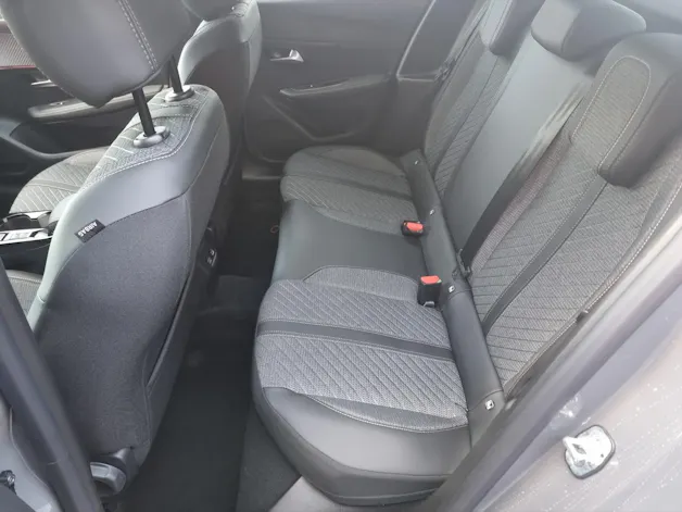 Peugeot 208 1.2 Hybrid Allure Premium