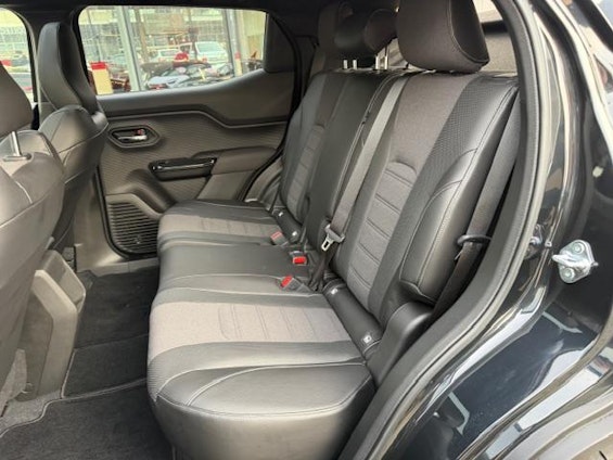 Vehicle image 10 Vehicle image 10