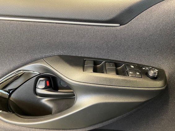 Vehicle image 10 Vehicle image 10