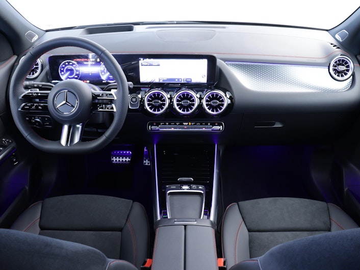 Vehicle image MERCEDES-BENZ EQA 350