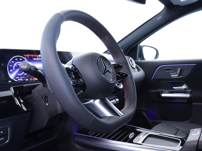 Vehicle image MERCEDES-BENZ EQA 350