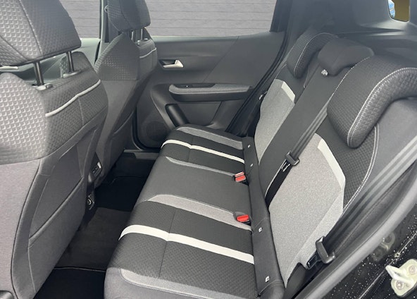 Vehicle image 13 Vehicle image 13