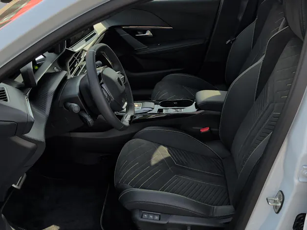 Peugeot 208 1.2 Hybrid 145 GT