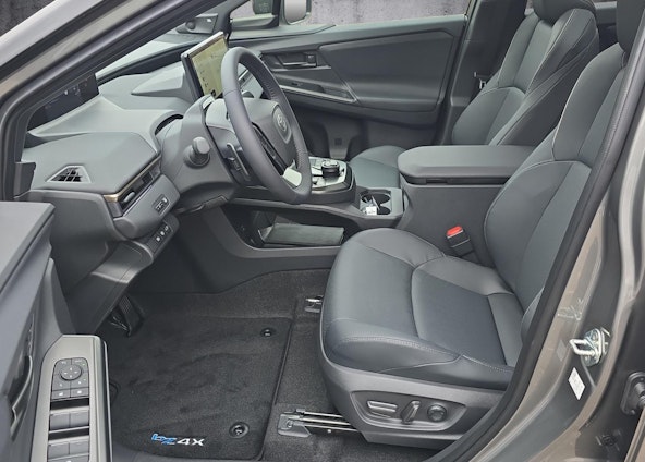 Vehicle image 3 Vehicle image 3