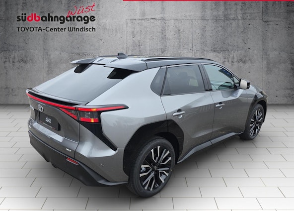 Vehicle image 12 Vehicle image 12