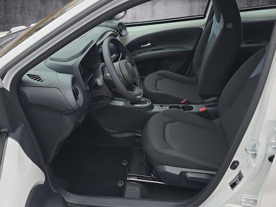 Vehicle image 3 Vehicle image 3