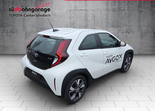 Vehicle image 12 Vehicle image 12