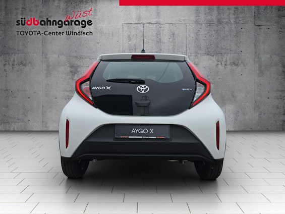 Vehicle image 13 Vehicle image 13