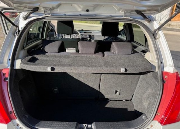 Vehicle image 6 Vehicle image 6