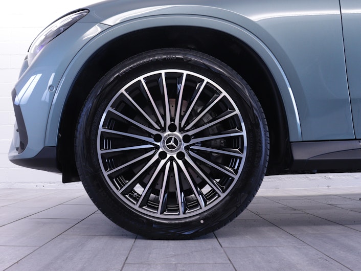 Vehicle image MERCEDES-BENZ GLC 220