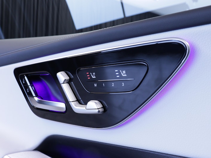 Vehicle image MERCEDES-BENZ GLC 220