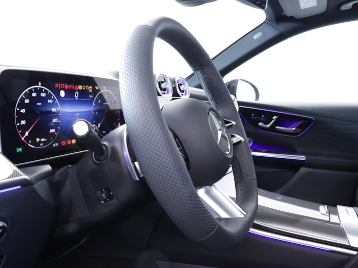 Vehicle image MERCEDES-BENZ GLC 220