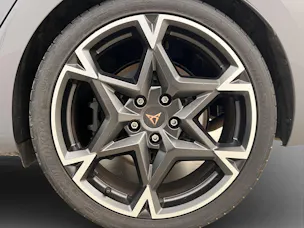 Cupra Leon ST 2.0 TSI 333PS VZ 4Drive