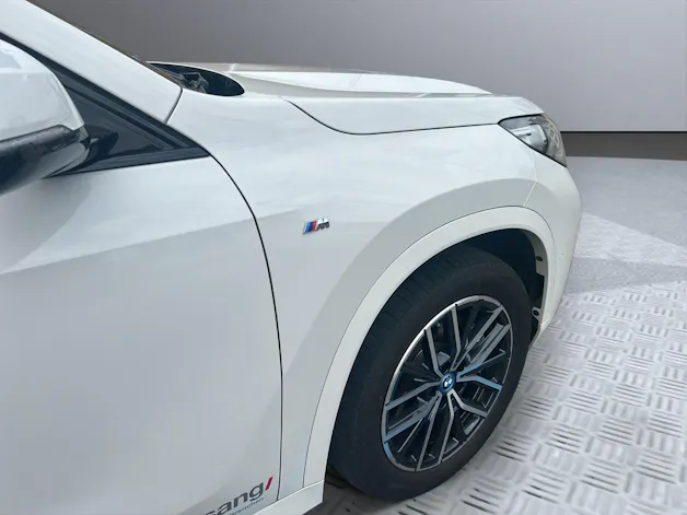 BMW iX1 xDrive 30 M Sport
