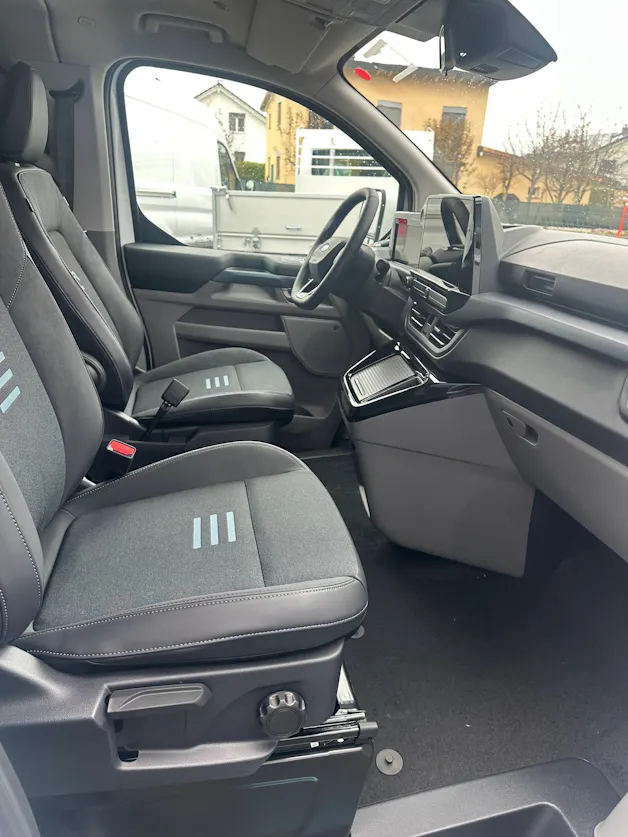 Ford Tourneo Custom 340 L1 2.5 Durat Active/PHEV/Aut.