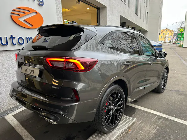 Ford Kuga 2.5 FHEV ST-Line X 4WD