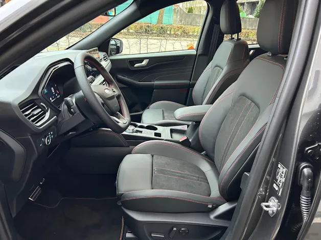 Ford Kuga 2.5 FHEV ST-Line X 4WD