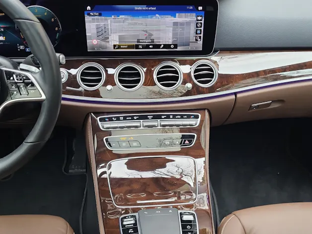 Mercedes-Benz E 300 de T 4Matic AMG Line 9G-Tronic