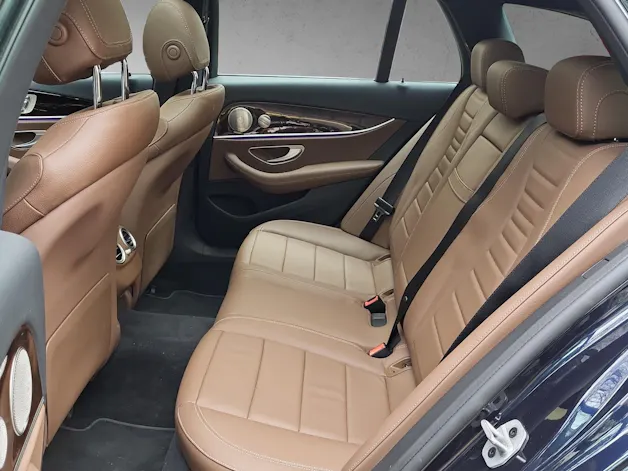 Mercedes-Benz E 300 de T 4Matic AMG Line 9G-Tronic
