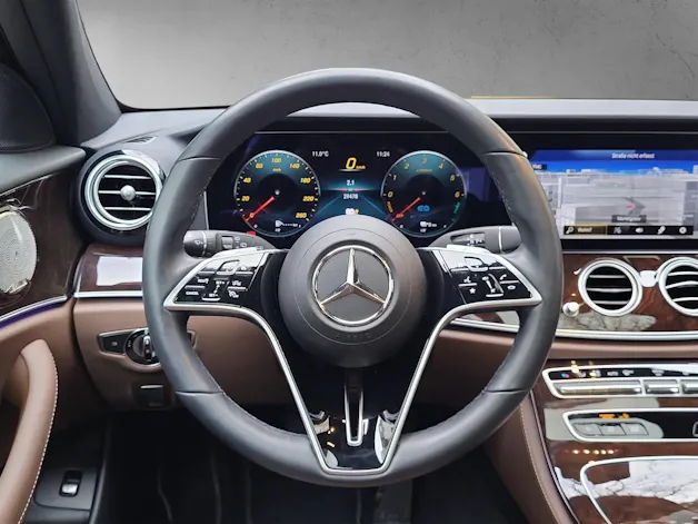 Mercedes-Benz E 300 de T 4Matic AMG Line 9G-Tronic