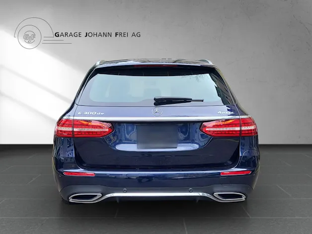 Mercedes-Benz E 300 de T 4Matic AMG Line 9G-Tronic