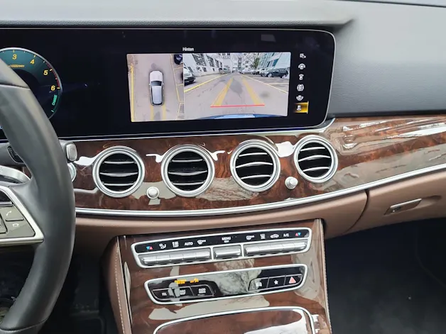 Mercedes-Benz E 300 de T 4Matic AMG Line 9G-Tronic