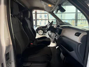 Maxus eDELIVER 3 Kastenaufbau L1H1 50kWh