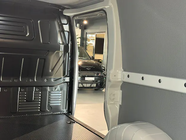 Maxus eDELIVER 3 Kastenaufbau L1H1 50kWh