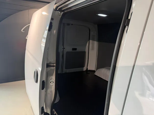 Maxus eDELIVER 3 Kastenaufbau L1H1 50kWh