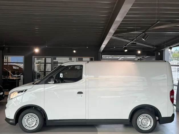 Maxus eDELIVER 3 Kastenaufbau L1H1 50kWh