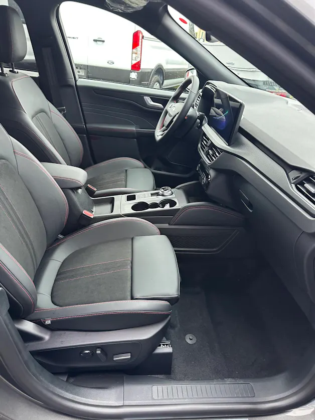 Ford Kuga 2.5 Hybrid ST-Line X 4x4 FHEV