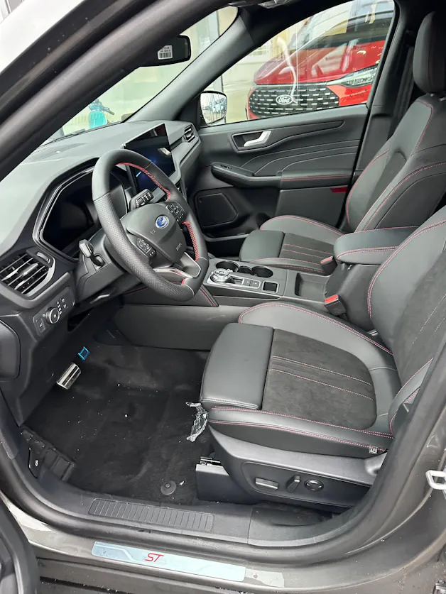 Ford Kuga 2.5 Hybrid ST-Line X 4x4 FHEV