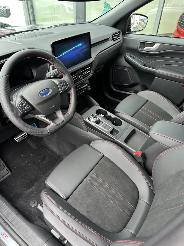 Ford Kuga 2.5 Hybrid ST-Line X 4x4 FHEV