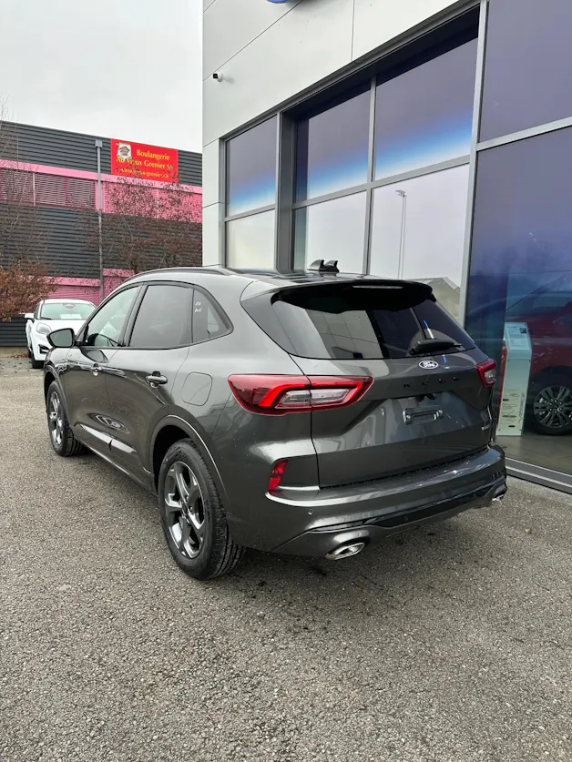 Ford Kuga 2.5 Hybrid ST-Line X 4x4 FHEV