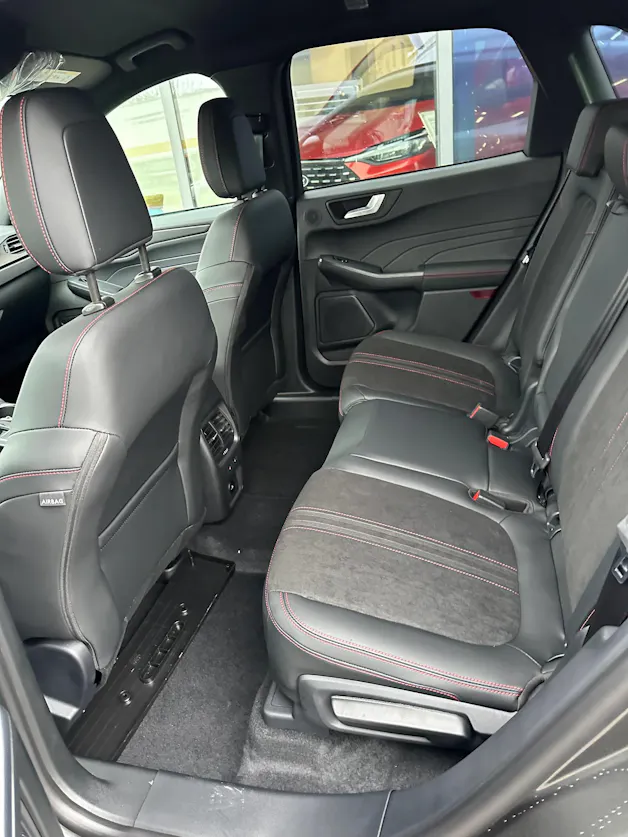 Ford Kuga 2.5 Hybrid ST-Line X 4x4 FHEV