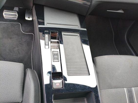 Vehicle image 8 Vehicle image 8