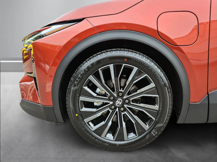 Fahrzeugbild TOYOTA C-HR+