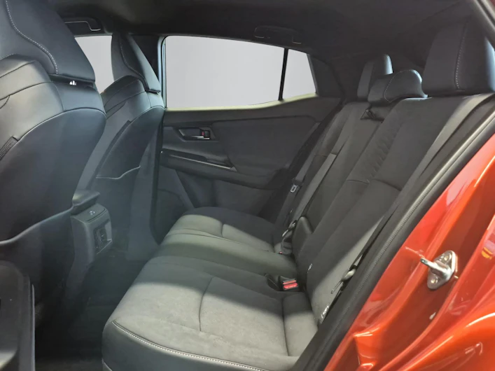 Fahrzeugbild TOYOTA C-HR+