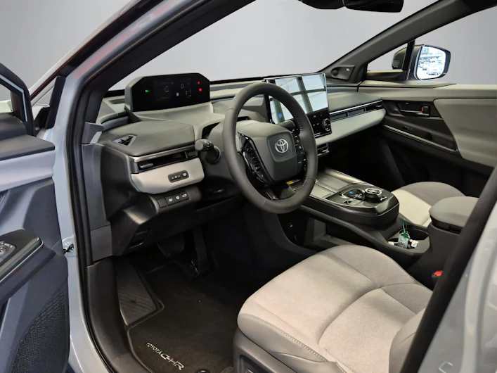 Fahrzeugbild TOYOTA C-HR+