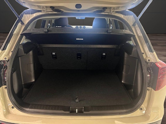 Vehicle image 6 Vehicle image 6