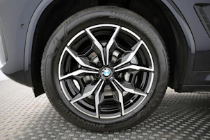 Fahrzeugbild BMW X4 30i xDrive SAG