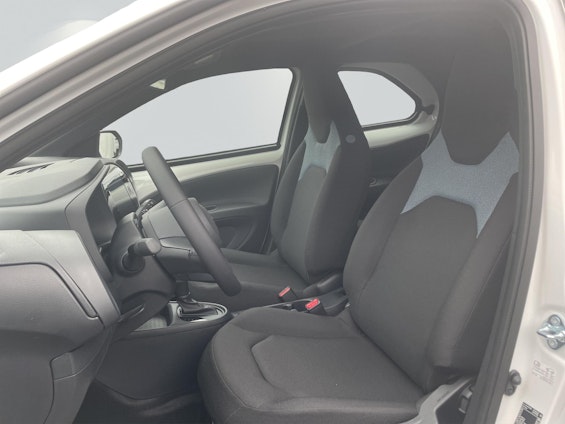 Vehicle image 8 Vehicle image 8