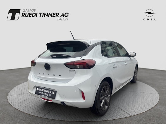 Vehicle image 4 Vehicle image 4