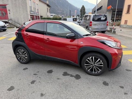 Vehicle image 3 Vehicle image 3